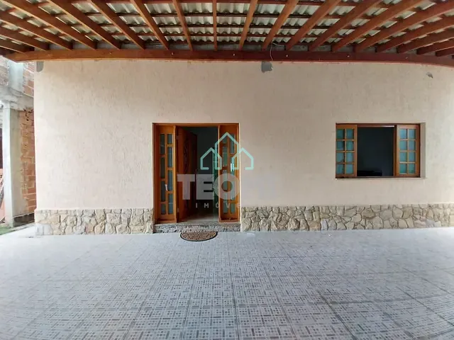 Casa com 300m² 3 quartos e 2 banheiros, à venda, no bairro Residencial Portal da Mantiqueira em Taubaté