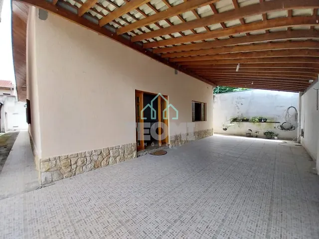 Casa com 300m² 3 quartos e 2 banheiros, à venda, no bairro Residencial Portal da Mantiqueira em Taubaté