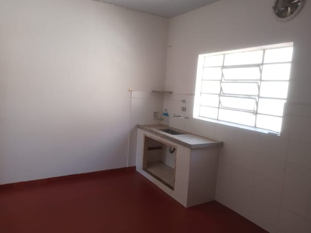 Casa com 80m² 2 quartos e 1 banheiro, para alugar, no bairro Jardim da Glória em São Paulo