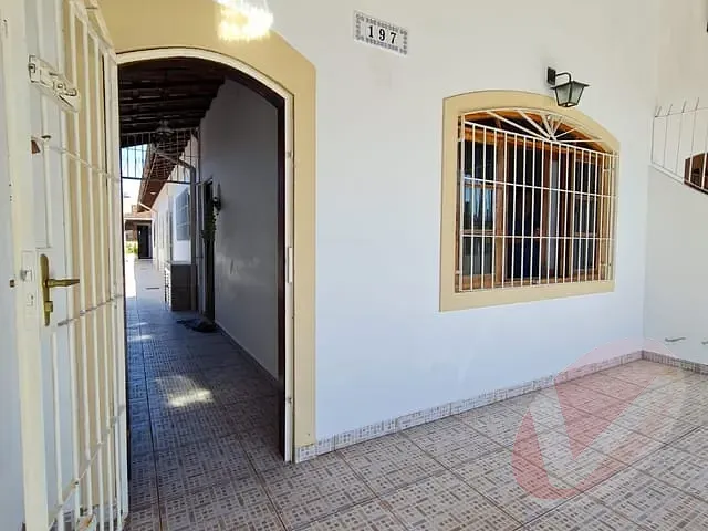 Casa com 185m² 2 quartos e 2 banheiros, à venda, no bairro Vilamar em Praia Grande
