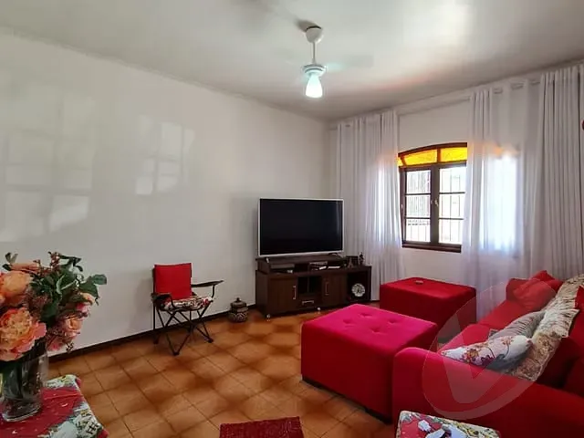 Casa com 185m² 2 quartos e 2 banheiros, à venda, no bairro Vilamar em Praia Grande