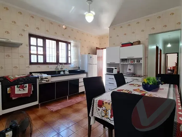Casa com 185m² 2 quartos e 2 banheiros, à venda, no bairro Vilamar em Praia Grande