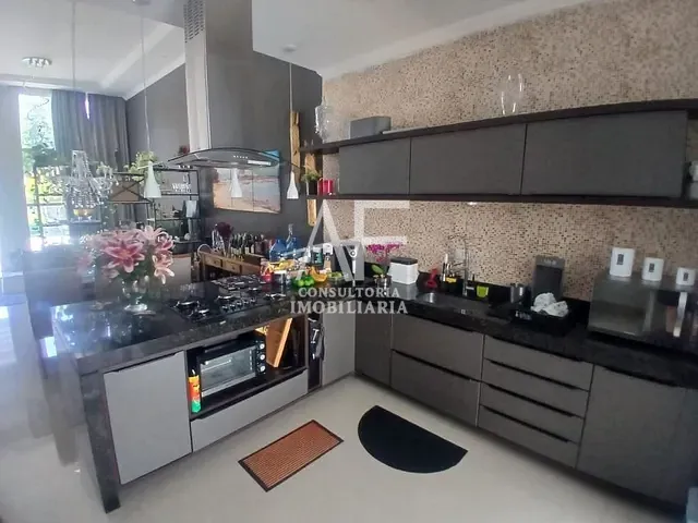 Casa com 250m² 3 quartos e 3 banheiros, para alugar, no bairro Residencial Santa Izabel em Taubaté
