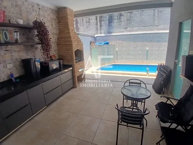 Casa com 250m² 3 quartos e 3 banheiros, para alugar, no bairro Residencial Santa Izabel em Taubaté