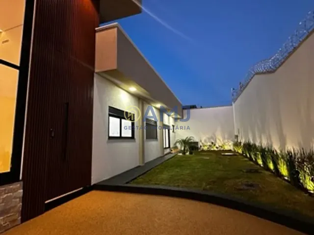 Casa 3 quartos e 4 banheiros, à venda, no bairro Setor Três Marias I em Goiânia