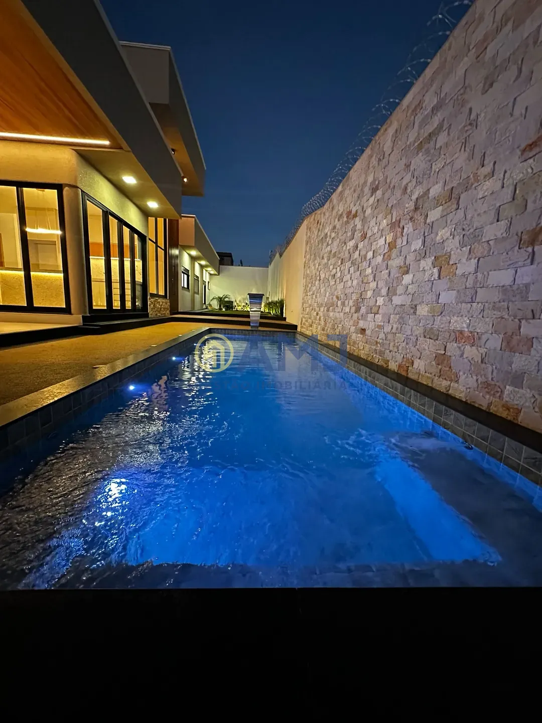Casa, 3 quartos, 208 m² - Foto 1