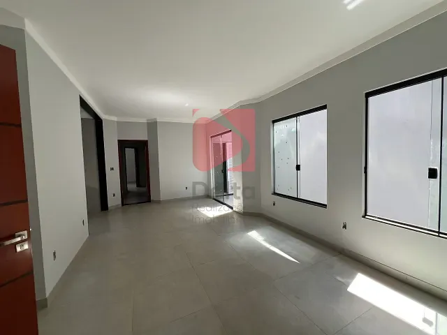 Casa 3 quartos e 2 banheiros, à venda, no bairro Jardim Itália em Pirassununga