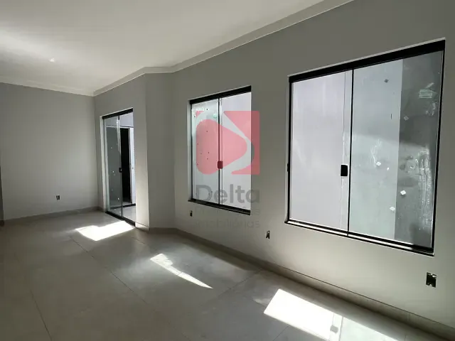 Casa 3 quartos e 2 banheiros, à venda, no bairro Jardim Itália em Pirassununga