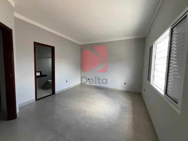 Casa 3 quartos e 2 banheiros, à venda, no bairro Jardim Itália em Pirassununga