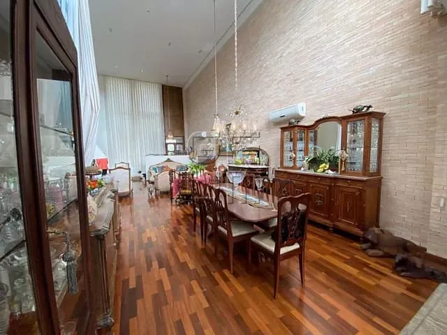 Casa com 360m² 5 quartos e 5 banheiros, à venda, no bairro Esperança em Londrina