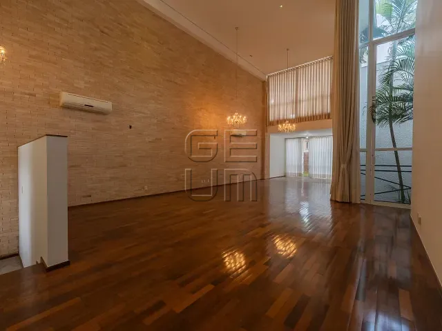 Casa com 360m² 5 quartos e 5 banheiros, à venda ou para alugar, no bairro Esperança em Londrina