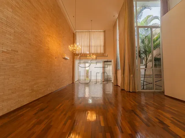Casa com 360m² 5 quartos e 5 banheiros, à venda ou para alugar, no bairro Esperança em Londrina