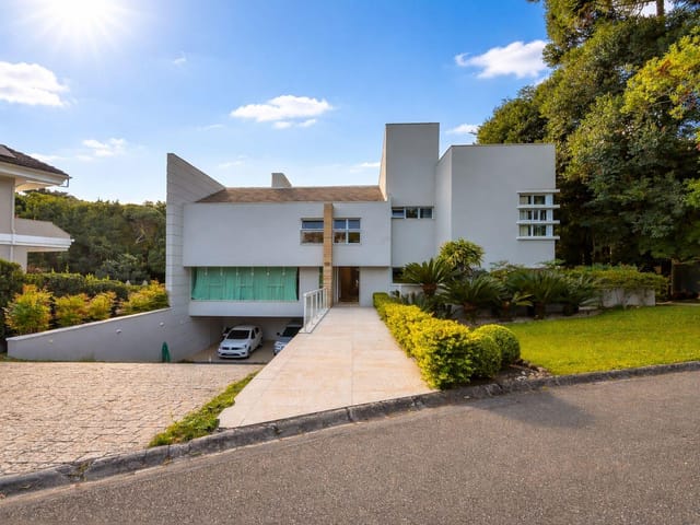 Casa com 2000m² 5 quartos e 7 banheiros, à venda, no bairro Cascatinha em Curitiba