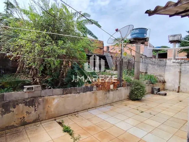 Casa com 289m² 3 quartos e 2 banheiros, à venda, no bairro Jardim Aeroporto em Apucarana