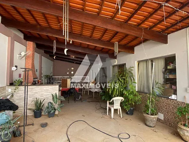 Casa com 319m² 3 quartos e 3 banheiros, à venda, no bairro Vila Graça Melo em Araçuaí