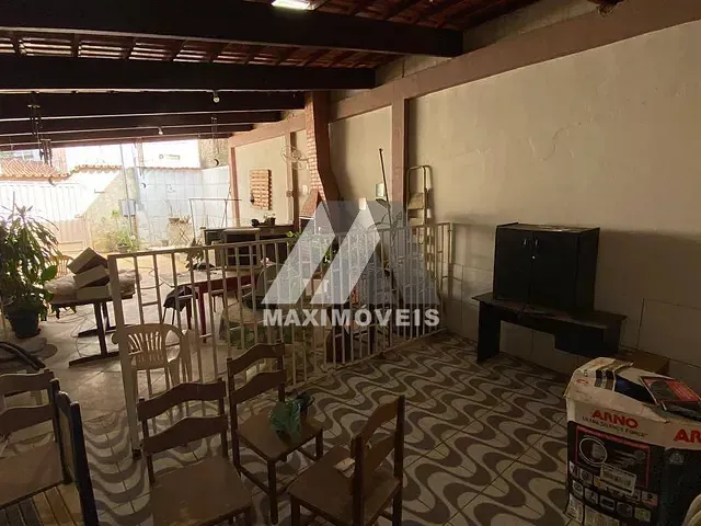 Casa com 319m² 3 quartos e 3 banheiros, à venda, no bairro Vila Graça Melo em Araçuaí