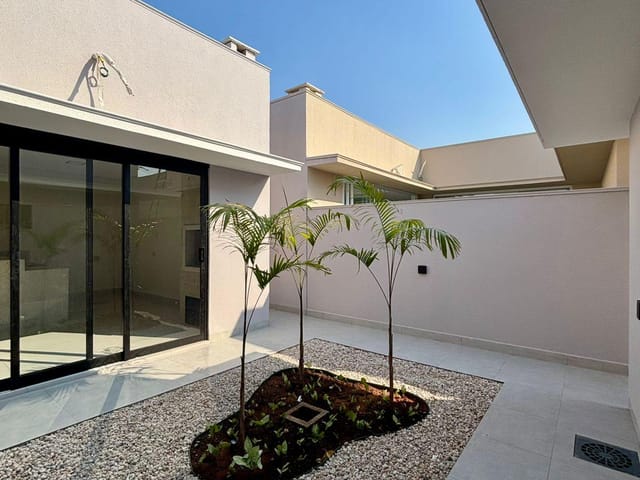 Casa com 210m² 3 quartos e 2 banheiros, à venda, no bairro Residencial Deville em Sinop
