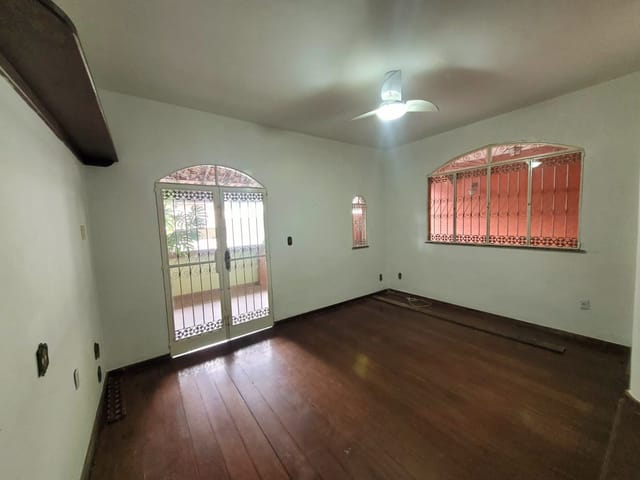 Casa com 250m² 3 quartos e 4 banheiros, à venda, no bairro Vila Valqueire em Rio de Janeiro