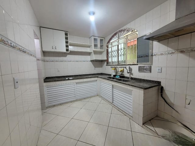 Casa com 250m² 3 quartos e 4 banheiros, à venda, no bairro Vila Valqueire em Rio de Janeiro