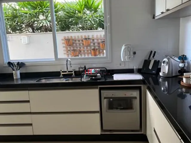 Casa 3 quartos e 5 banheiros, à venda, no bairro Vivendas do Arvoredo em Londrina