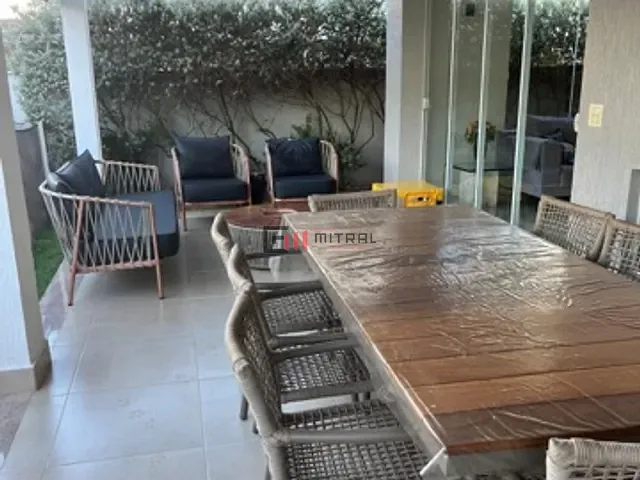 Casa 3 quartos e 5 banheiros, à venda, no bairro Vivendas do Arvoredo em Londrina