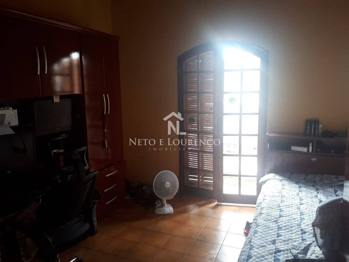 Casa à venda com 2 quartos, 100m² - Foto 2