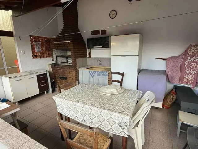 Casa com 274m² 3 quartos e 1 banheiro, à venda, no bairro Jardim Limoeiro em São José dos Campos