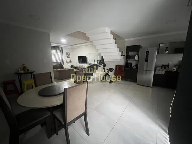 Casa 3 quartos e 3 banheiros, à venda, no bairro Sam Remo em Volta Redonda