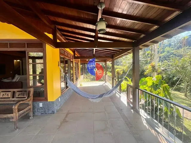 Casa com 2210m² 5 quartos e 4 banheiros, à venda, no bairro Corujas em Guapimirim