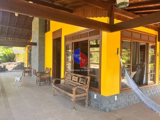 Casa com 2210m² 5 quartos e 4 banheiros, à venda, no bairro Corujas em Guapimirim