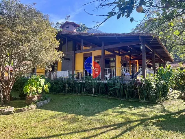 Casa com 2210m² 5 quartos e 4 banheiros, à venda, no bairro Corujas em Guapimirim