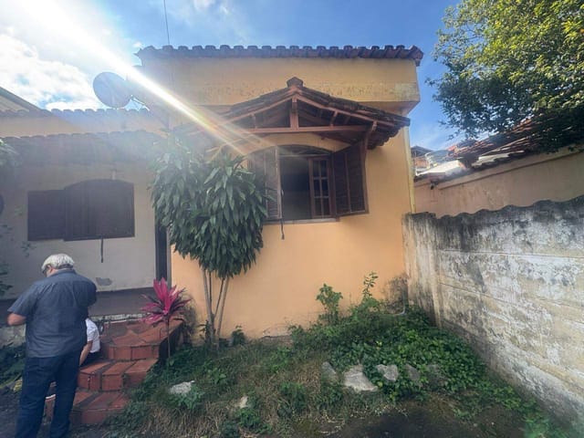 Casa 6 quartos e 2 banheiros, à venda, no bairro Minaslândia (P Maio) em Belo Horizonte