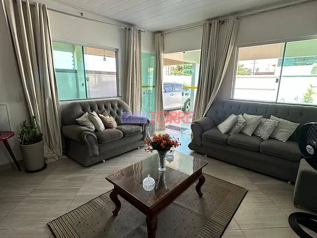Casa com 418m² 6 quartos e 6 banheiros, à venda, no bairro Olivença em Ilhéus