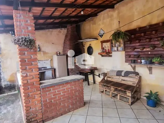 Casa com 97m² 2 quartos e 1 banheiro, à venda, no bairro Jardim do Lago em Rolândia