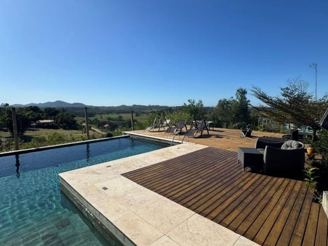 Casa com 2000m² 4 quartos e 5 banheiros, à venda, no bairro Tironi em Balneário Piçarras