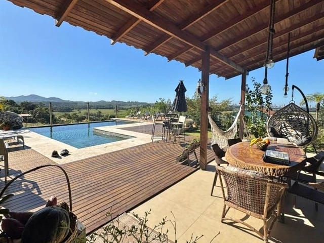Casa com 2000m² 4 quartos e 5 banheiros, à venda, no bairro Tironi em Balneário Piçarras