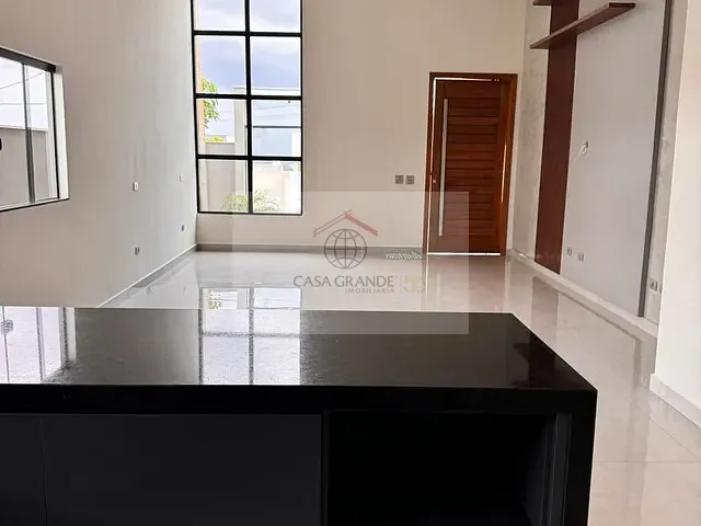 Casa com 300m² 3 quartos e 3 banheiros, à venda, no bairro Jardim Moriá em Rolândia