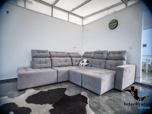 Casa com 600m², à venda, no bairro Balneário Pereque em Porto Belo