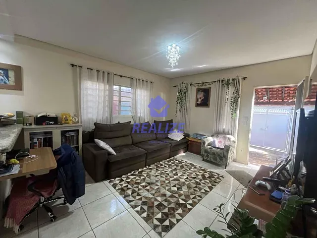 Casa com 165m² 2 quartos e 1 banheiro, à venda, no bairro Jardim Itamaraty em Botucatu