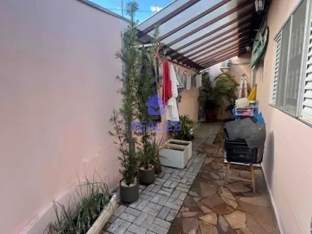 Casa com 165m² 2 quartos e 1 banheiro, à venda, no bairro Jardim Itamaraty em Botucatu