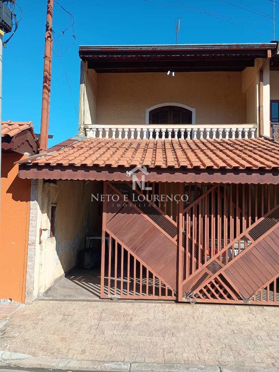 Casa à venda com 3 quartos, 230m² - Foto 1