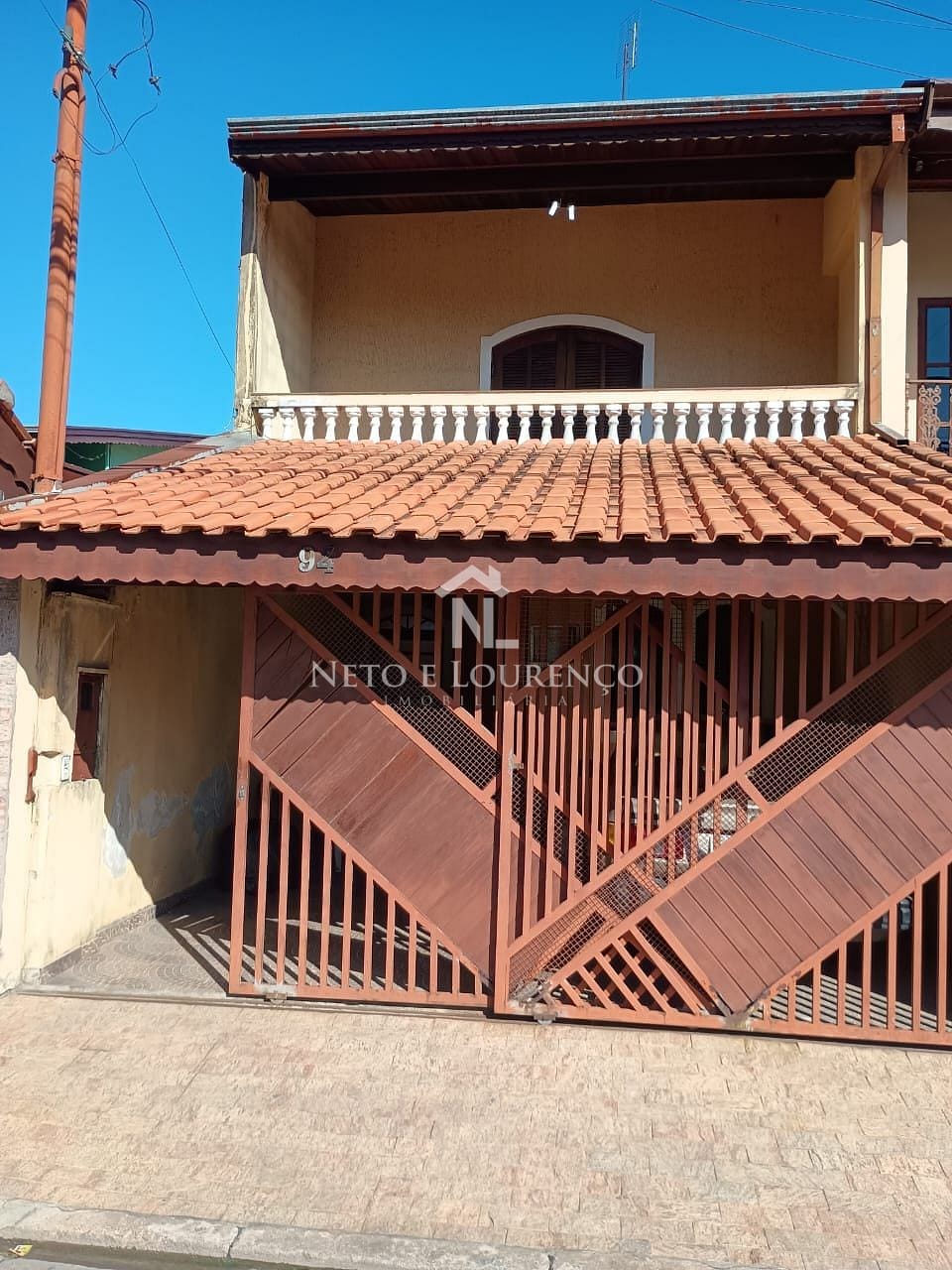 Casa à venda com 3 quartos, 230m² - Foto 2