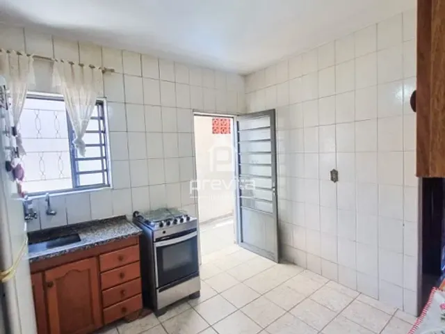 Casa com 125m² 2 quartos e 1 banheiro, à venda, no bairro Jardim Independência em Taubaté