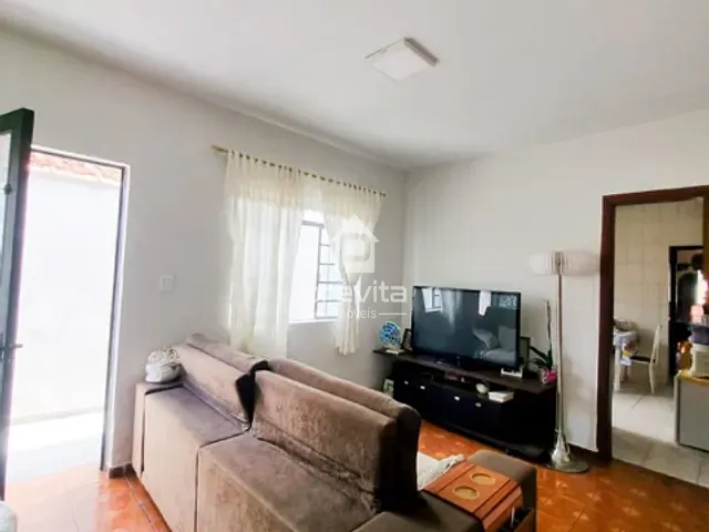 Casa com 125m² 2 quartos e 1 banheiro, à venda, no bairro Jardim Independência em Taubaté