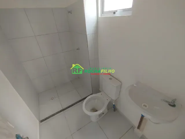 Casa com 78m² 3 quartos e 2 banheiros, para alugar, no bairro Morros em Teresina