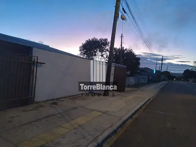 Casa com 462m² 2 quartos e 1 banheiro, à venda, no bairro Uvaranas em Ponta Grossa