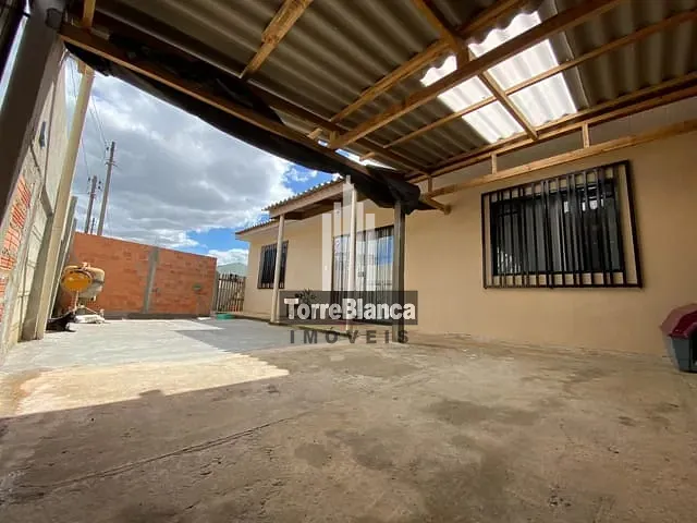 Casa com 462m² 2 quartos e 1 banheiro, à venda, no bairro Uvaranas em Ponta Grossa