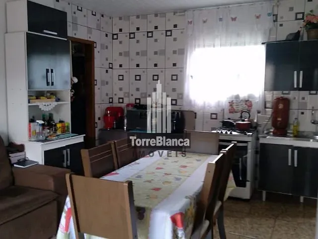 Casa com 462m² 2 quartos e 1 banheiro, à venda, no bairro Uvaranas em Ponta Grossa