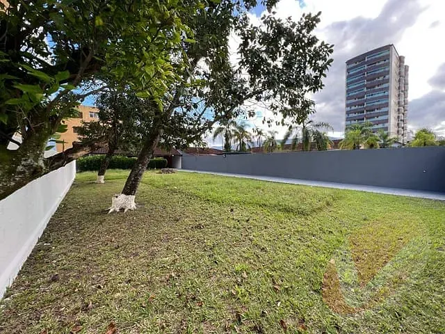 Casa com 675m² 2 quartos e 2 banheiros, à venda, no bairro Caiçara em Praia Grande