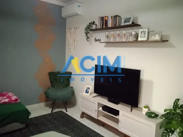Casa com 250m² 2 quartos e 2 banheiros, à venda, no bairro Jardim Imperial em Jaguariúna